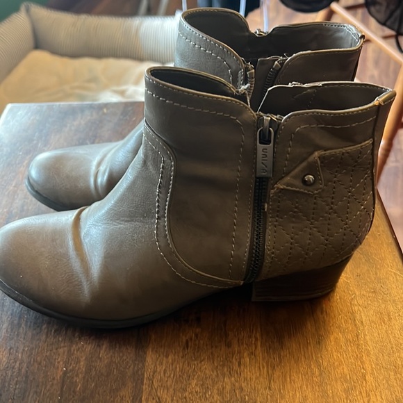 cute booties - Picture 2 of 4